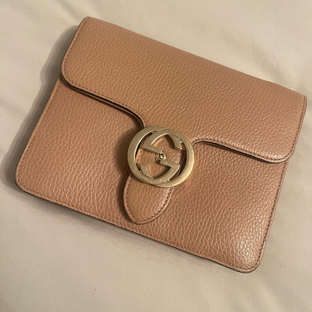 Tan Gucci crossbody bag